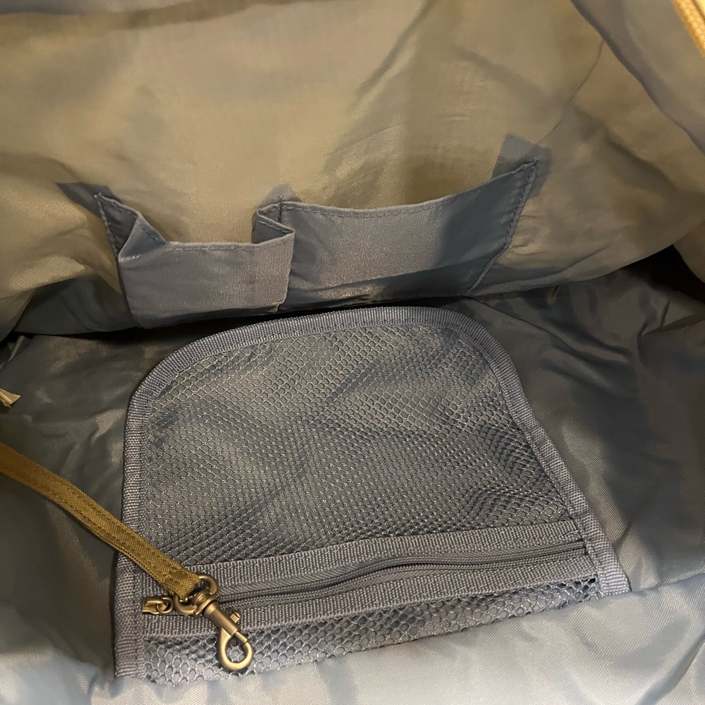 BAGGALLINI nylon tote, like new! - Picture 4 of 10